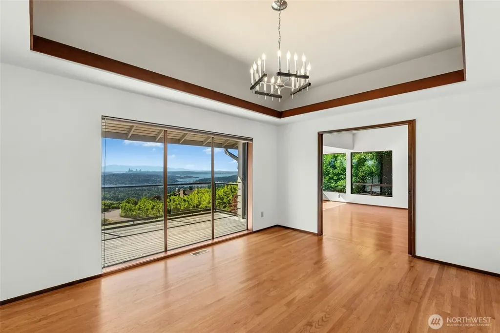 4736 Somerset Avenue SE Bellevue WA 98006