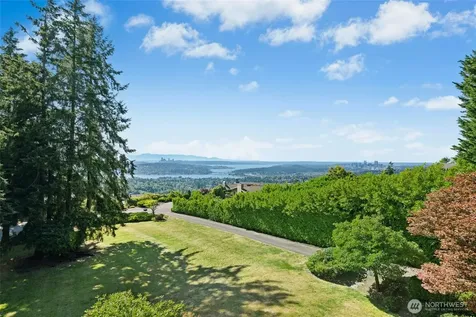 4736 Somerset Avenue SE Bellevue WA 98006