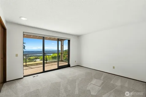 4736 Somerset Avenue SE Bellevue WA 98006