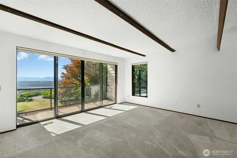 4736 Somerset Avenue SE Bellevue WA 98006