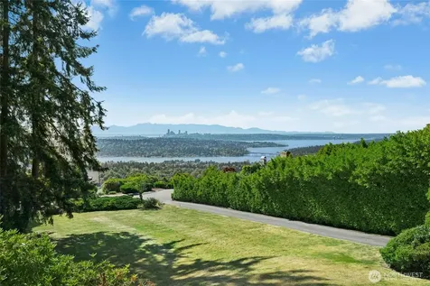 4736 Somerset Avenue SE Bellevue WA 98006