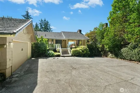 4736 Somerset Avenue SE Bellevue WA 98006