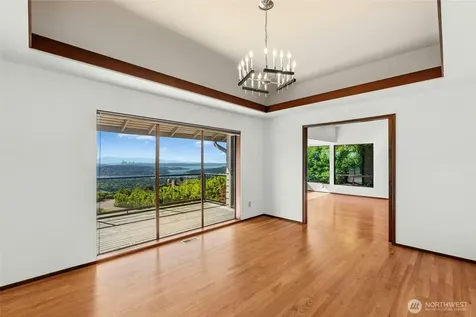 4736 Somerset Avenue SE Bellevue WA 98006