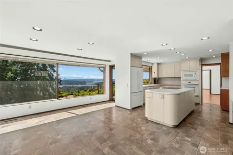 4736 Somerset Avenue SE Bellevue WA 98006