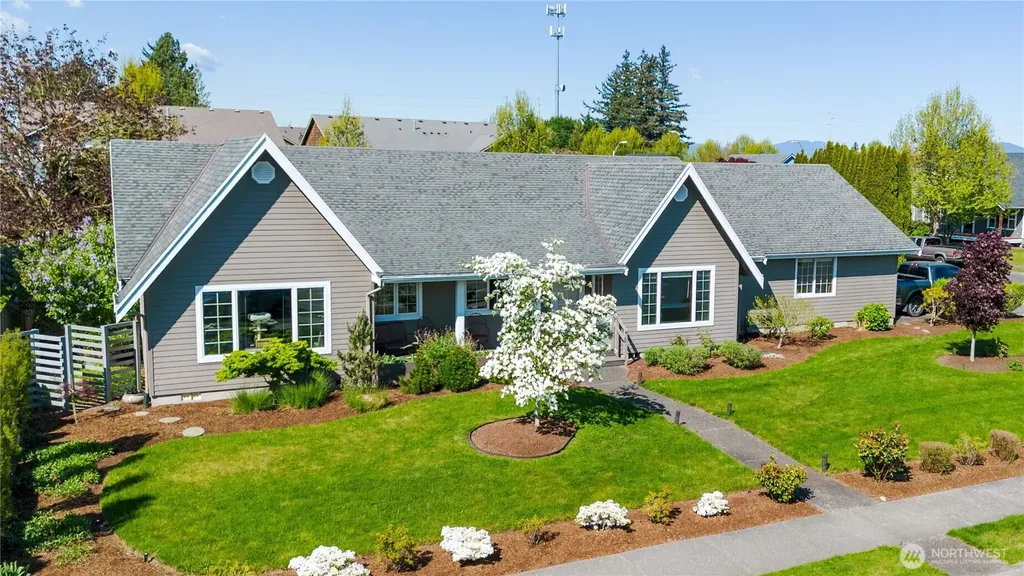 1277 Aaron Drive Lynden WA 98264
