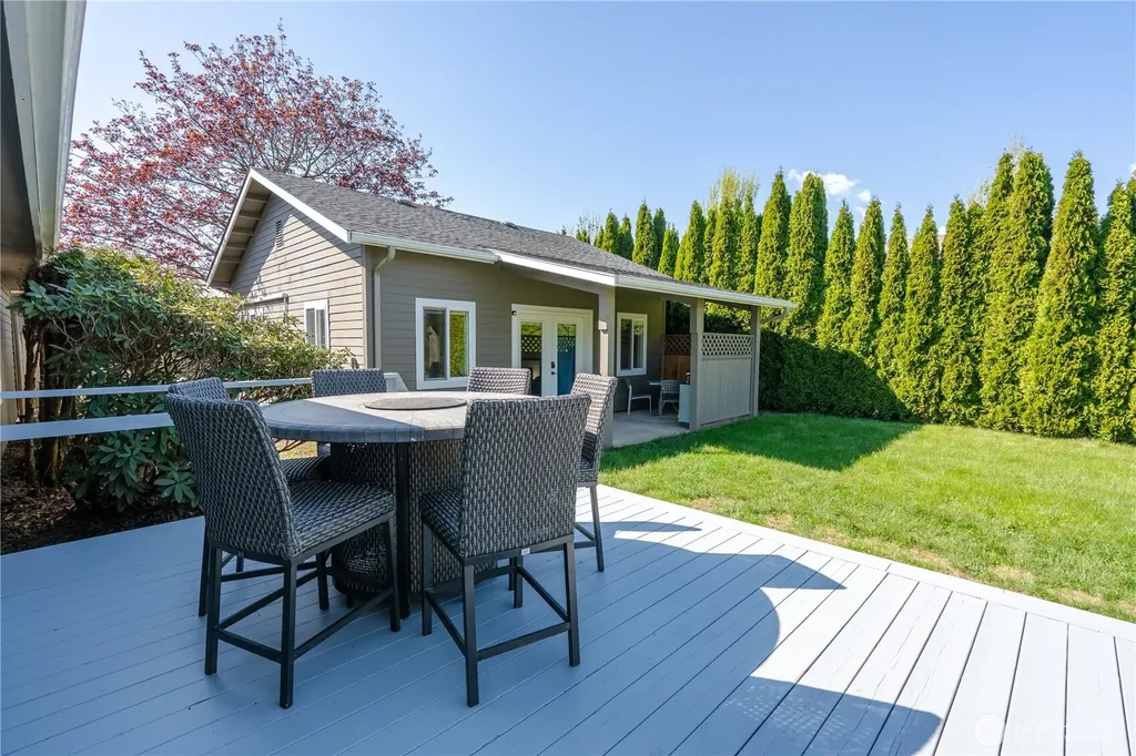 1277 Aaron Drive Lynden WA 98264
