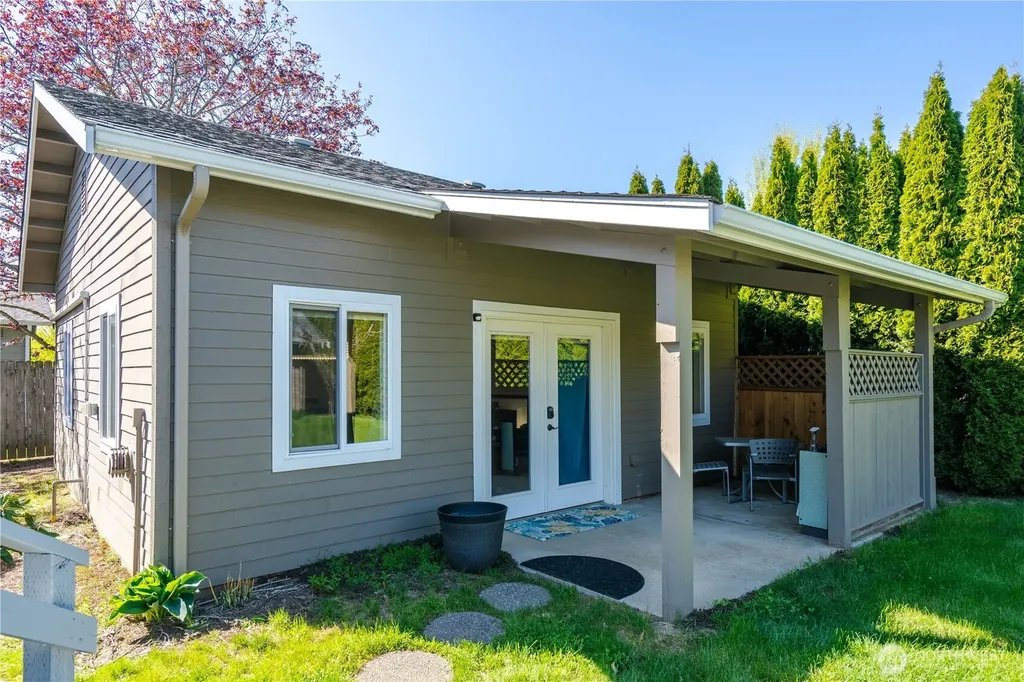 1277 Aaron Drive Lynden WA 98264