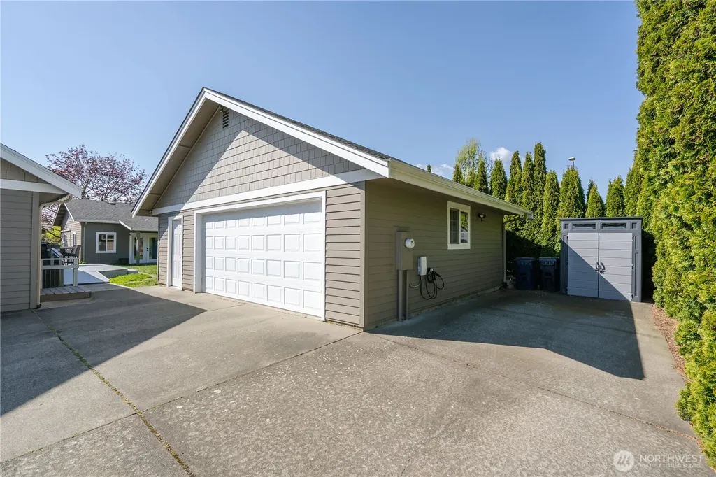1277 Aaron Drive Lynden WA 98264