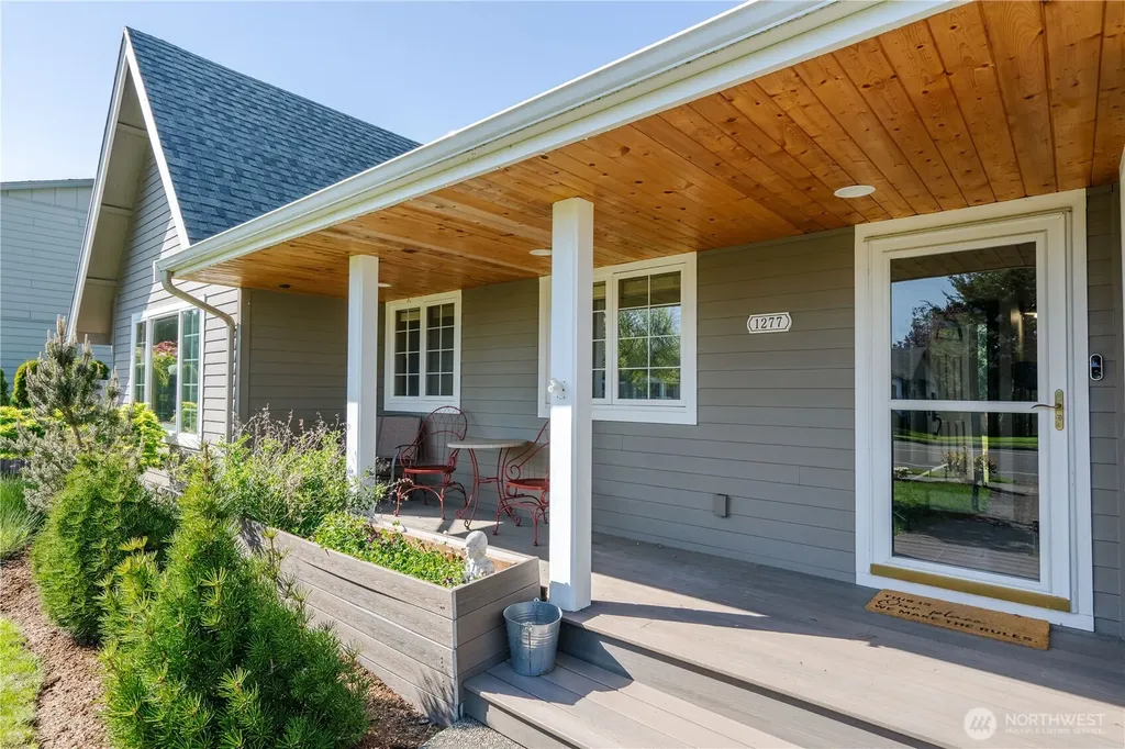 1277 Aaron Drive Lynden WA 98264