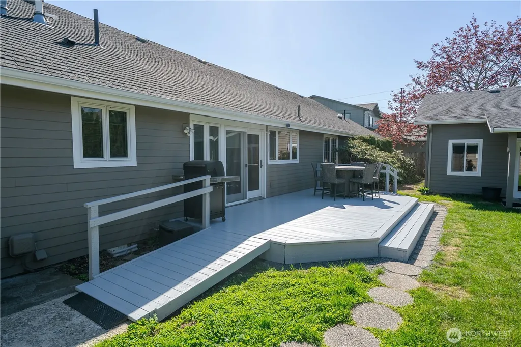 1277 Aaron Drive Lynden WA 98264