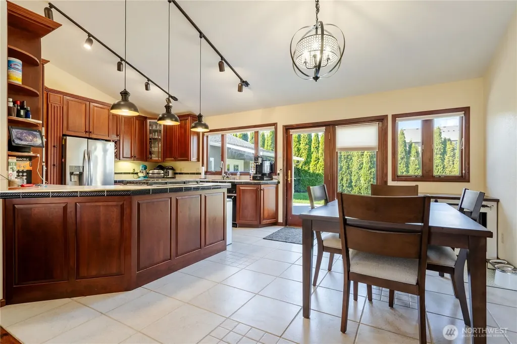 1277 Aaron Drive Lynden WA 98264
