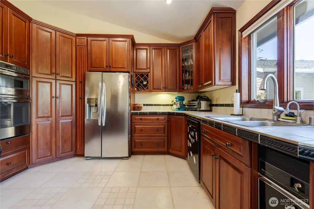 1277 Aaron Drive Lynden WA 98264