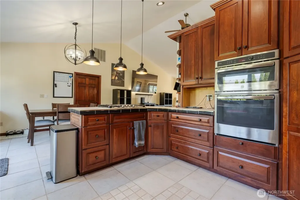 1277 Aaron Drive Lynden WA 98264