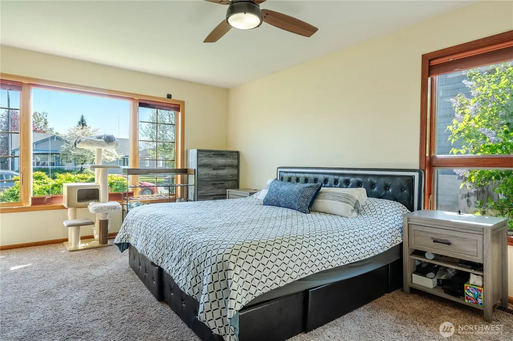 1277 Aaron Drive Lynden WA 98264