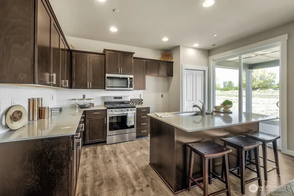 7816 287th Place NW Stanwood WA 98292