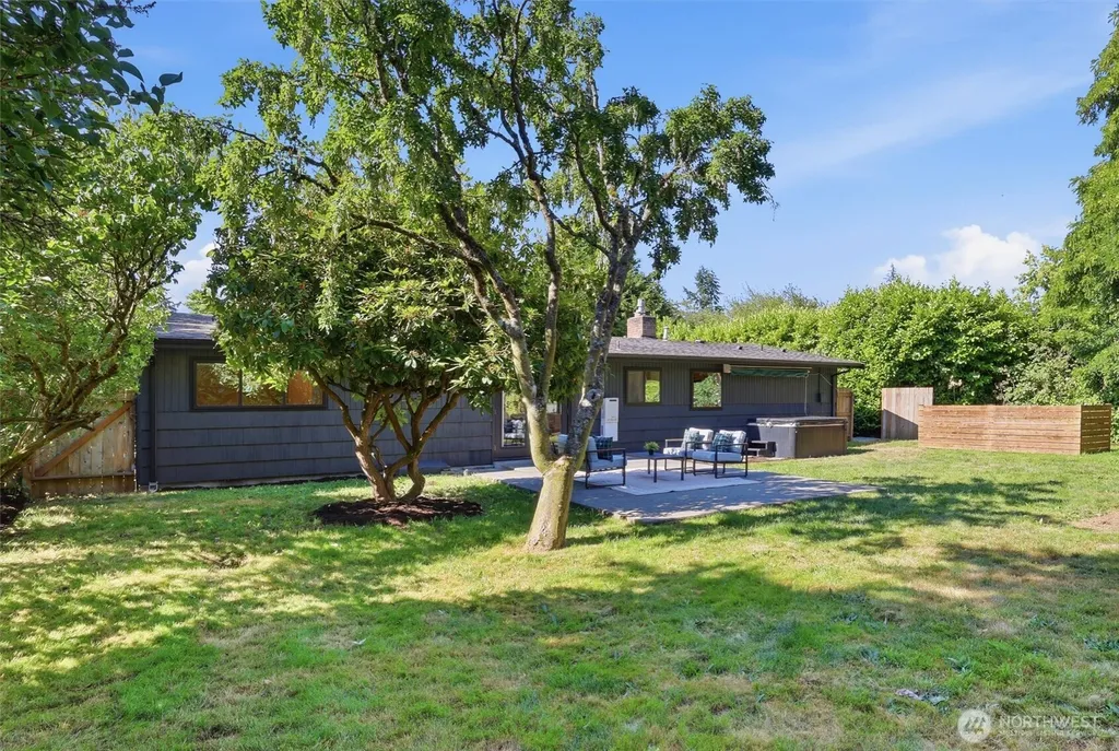 9701 226th Place SW Edmonds WA 98020