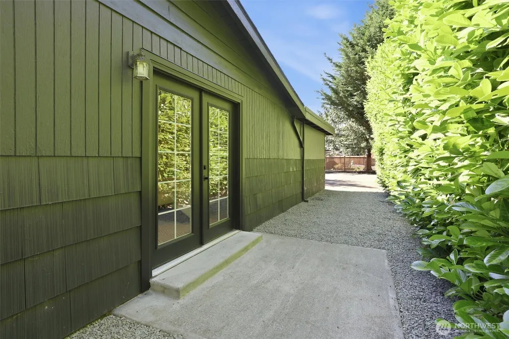 9701 226th Place SW Edmonds WA 98020