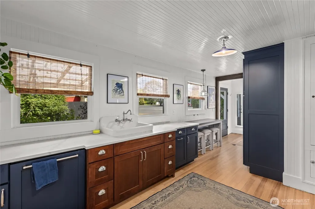 4202 L Place Seaview WA 98641