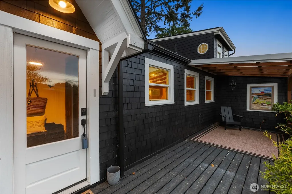 4202 L Place Seaview WA 98641