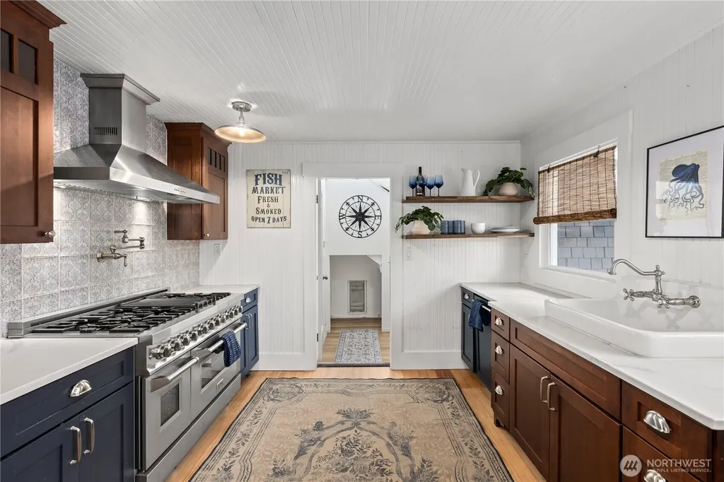 4202 L Place Seaview WA 98641