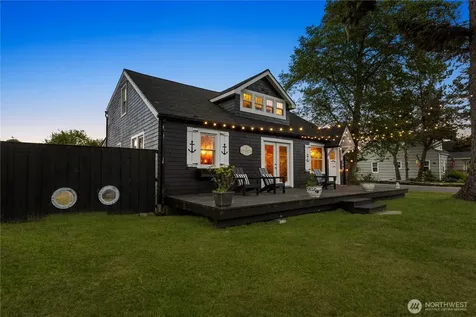 4202 L Place Seaview WA 98641