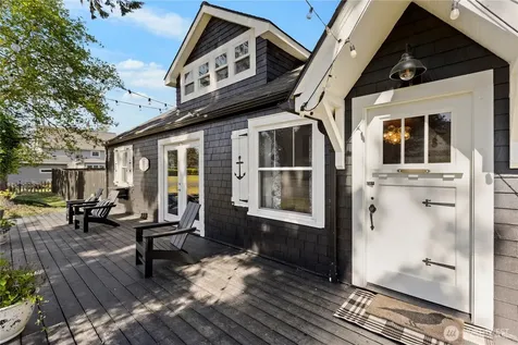 4202 L Place Seaview WA 98641