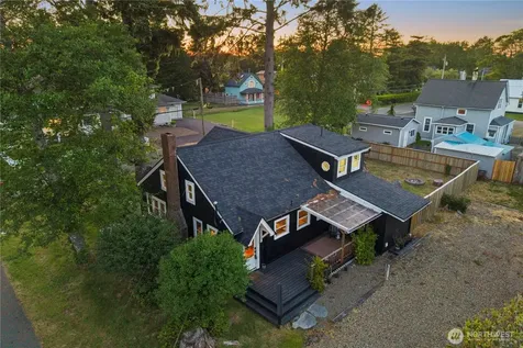 4202 L Place Seaview WA 98641