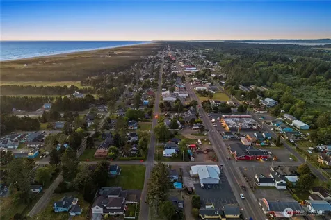 4202 L Place Seaview WA 98641