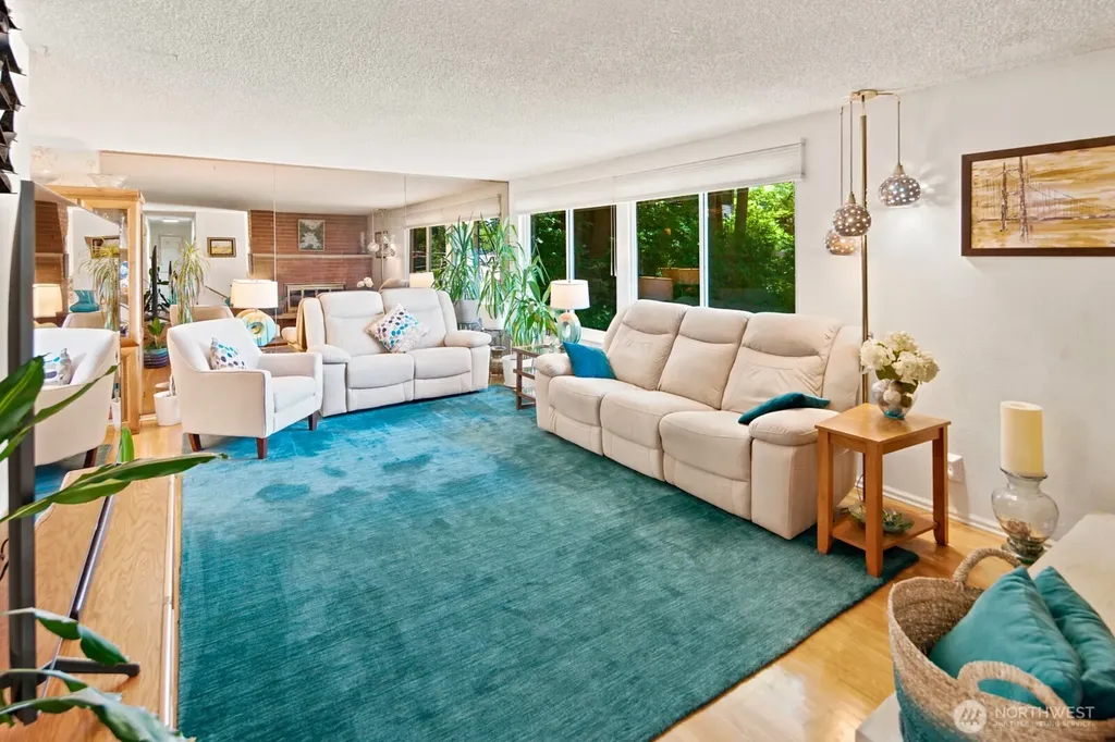3610 NE 197th Street Lake Forest Park WA 98155