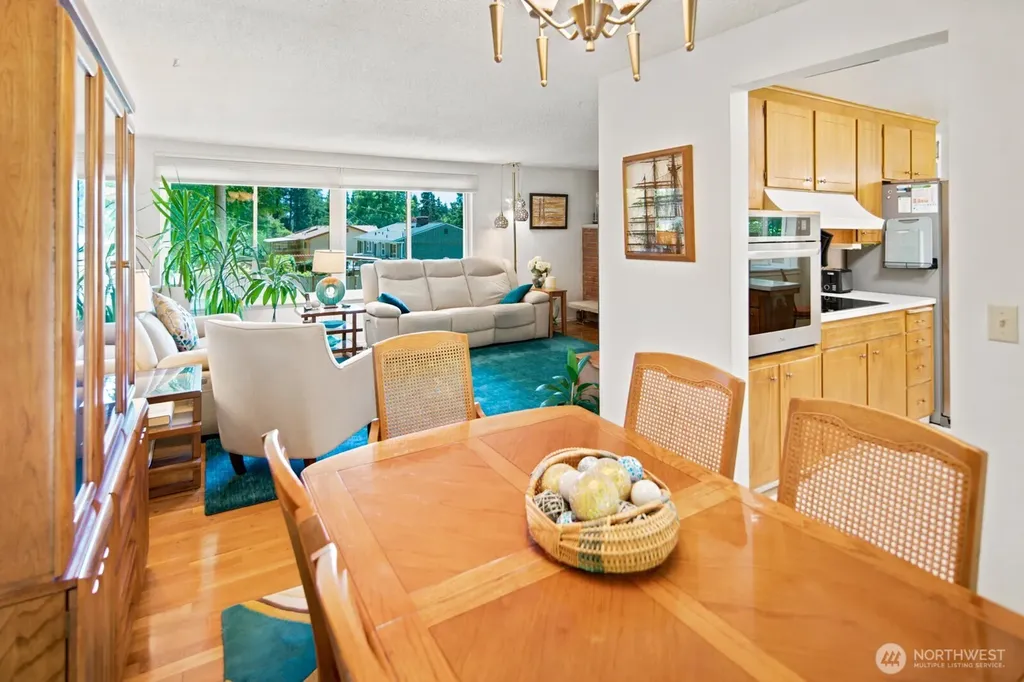 3610 NE 197th Street Lake Forest Park WA 98155
