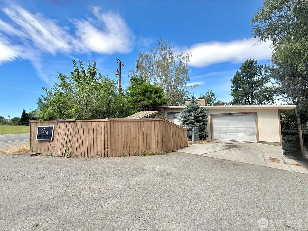 63 Kermal Road Omak WA 98841