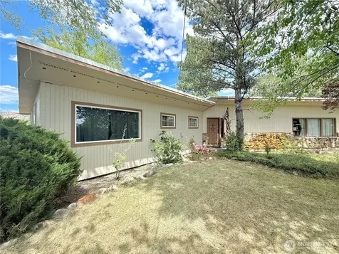 63 Kermal Road Omak WA 98841