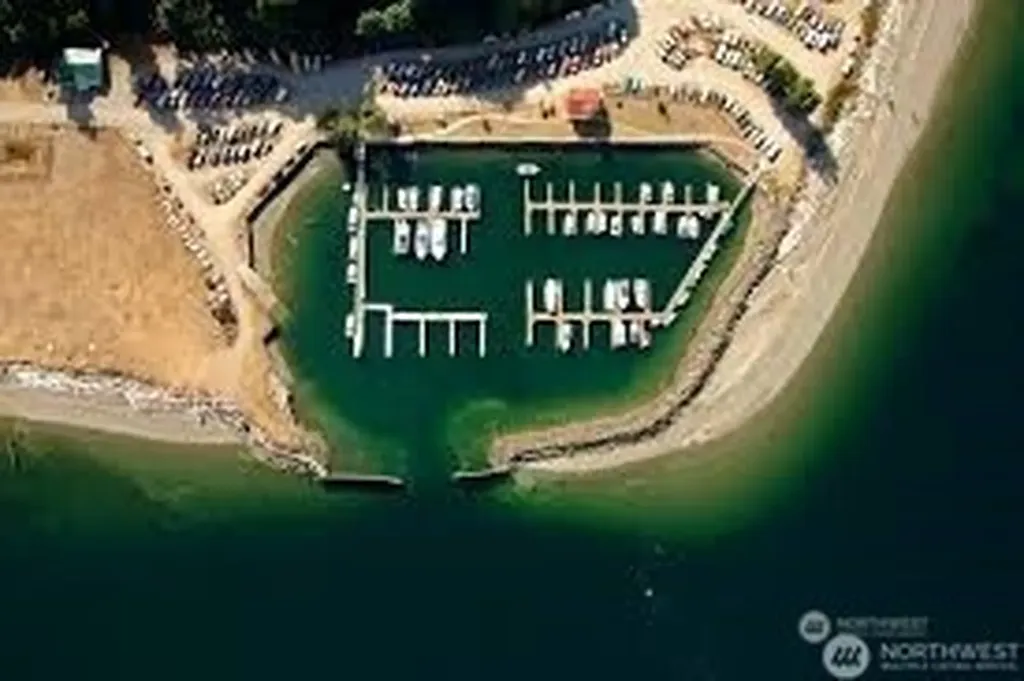 94 -F Tulalip Way Hat Island WA 98260
