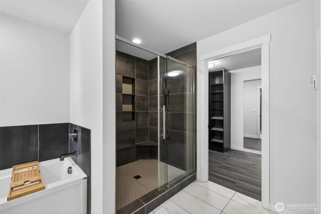 629 Bing Road Lynnwood WA 98036