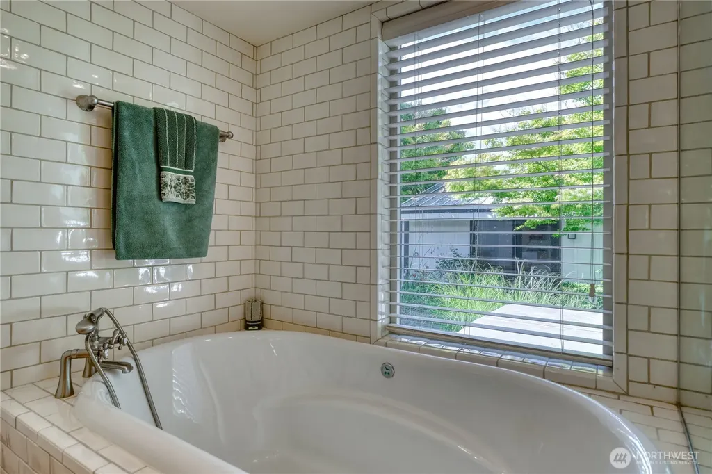 1617 Edwards Drive Point Roberts WA 98281