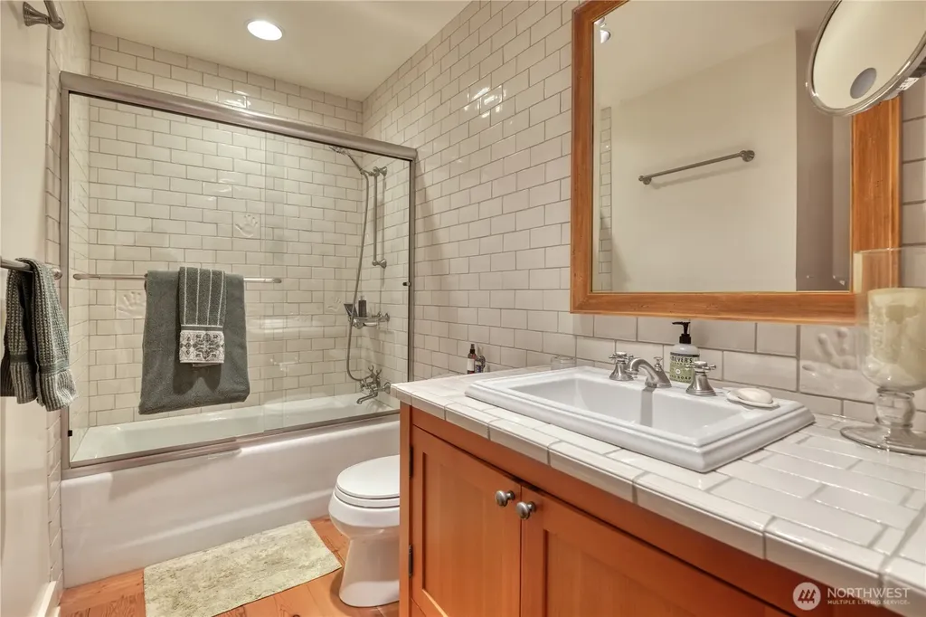 1617 Edwards Drive Point Roberts WA 98281