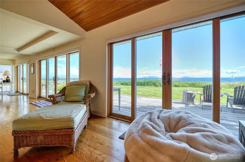 1617 Edwards Drive Point Roberts WA 98281