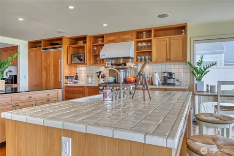 1617 Edwards Drive Point Roberts WA 98281