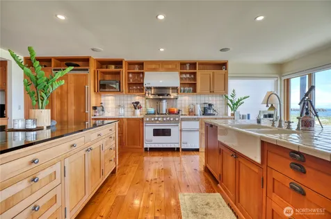 1617 Edwards Drive Point Roberts WA 98281