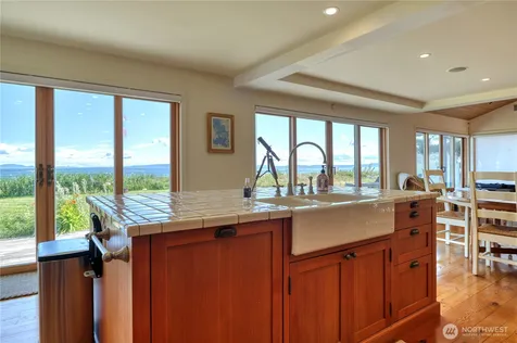 1617 Edwards Drive Point Roberts WA 98281