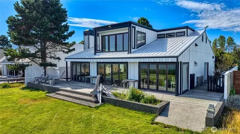 1617 Edwards Drive Point Roberts WA 98281