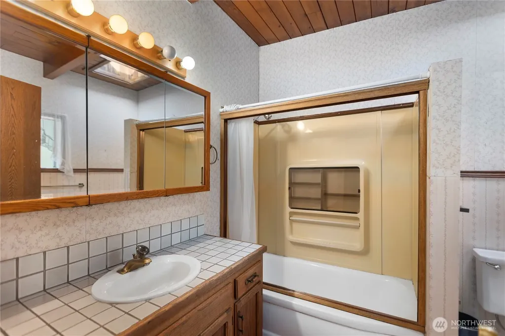 141 Utsalady Road Camano Island WA 98282