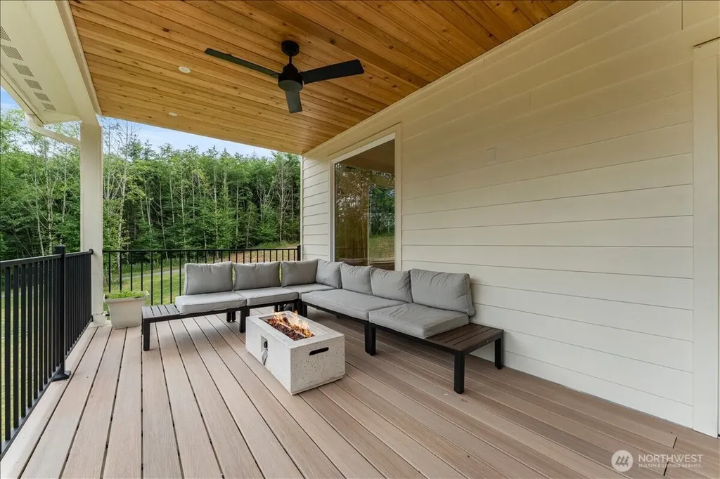 188 Sparrow Lane Castle Rock WA 98611