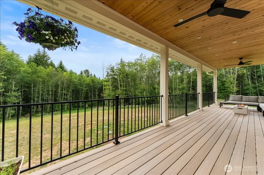 188 Sparrow Lane Castle Rock WA 98611