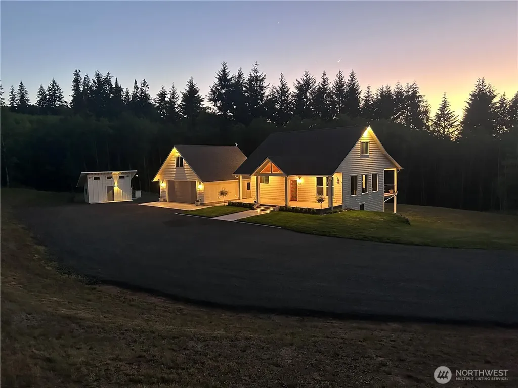 188 Sparrow Lane Castle Rock WA 98611