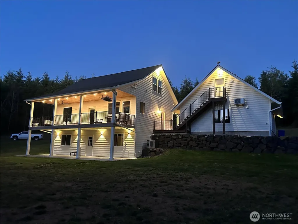 188 Sparrow Lane Castle Rock WA 98611