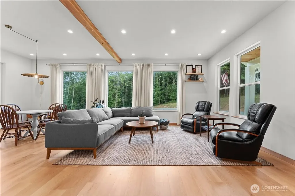 188 Sparrow Lane Castle Rock WA 98611