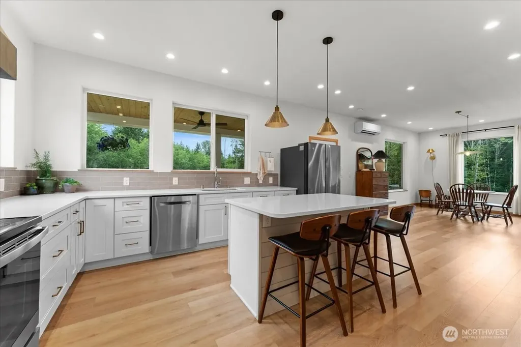 188 Sparrow Lane Castle Rock WA 98611