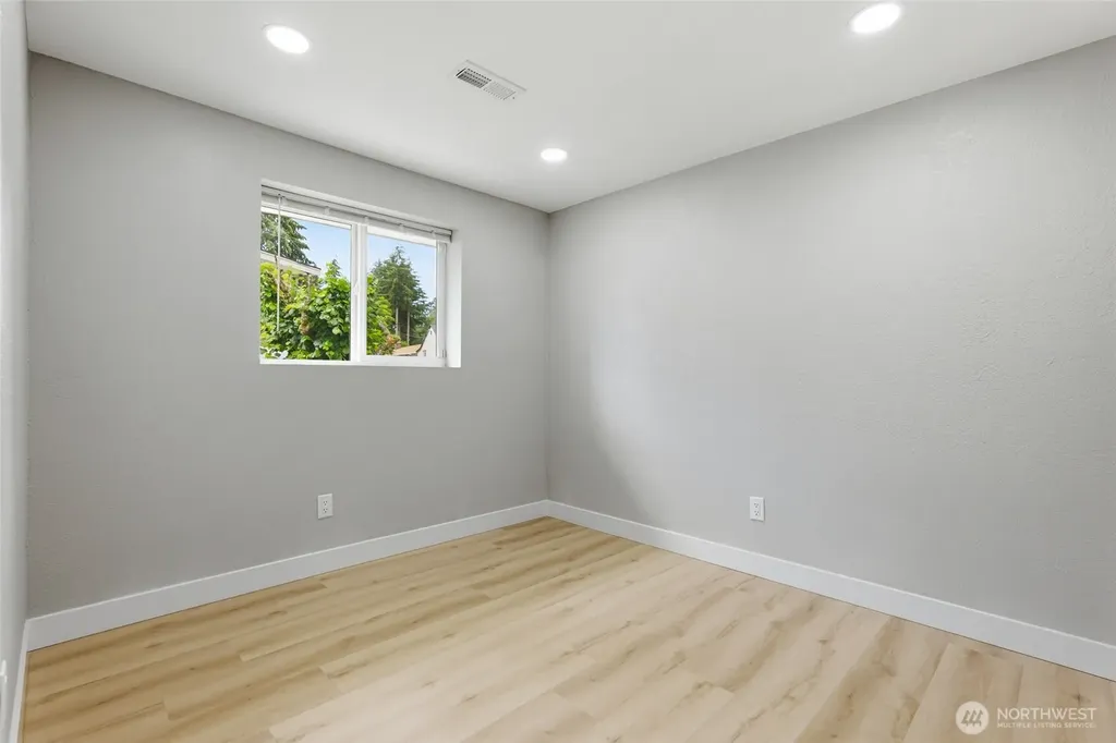 14402 Washington Avenue SW Lakewood WA 98498