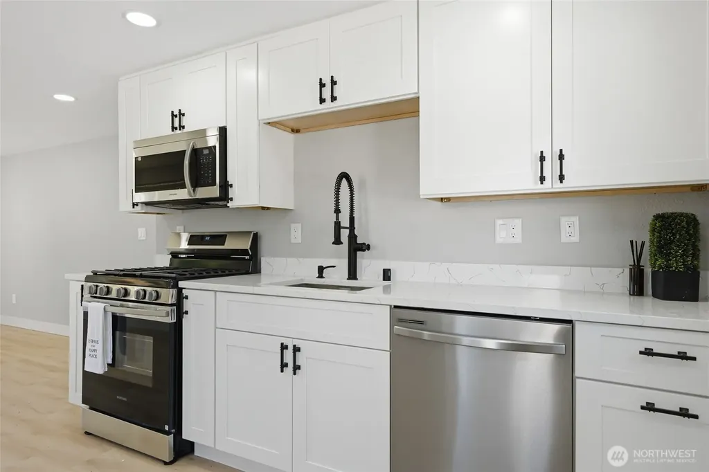 14402 Washington Avenue SW Lakewood WA 98498